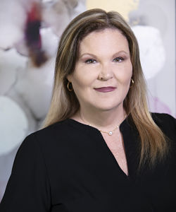 Linda Hayes